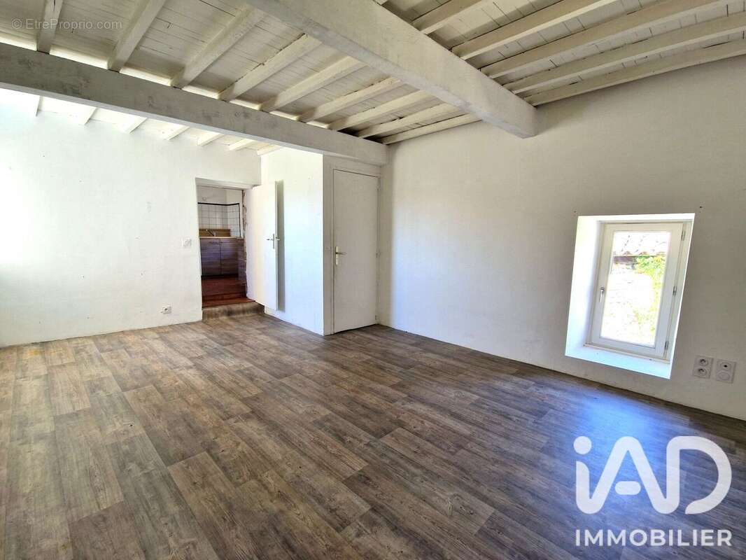 Maison 85 m² à Cliousclat  - photo 9