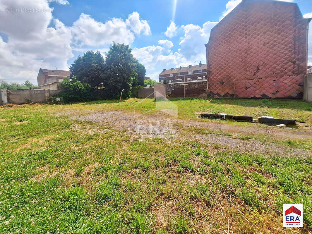 Terrain constructible 600 m² - Roubaix - Idéal promoteur - photo 2