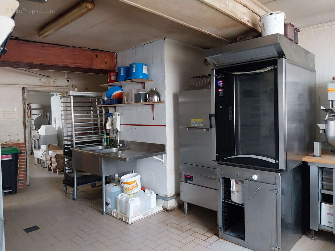 Commerce à JASSERON