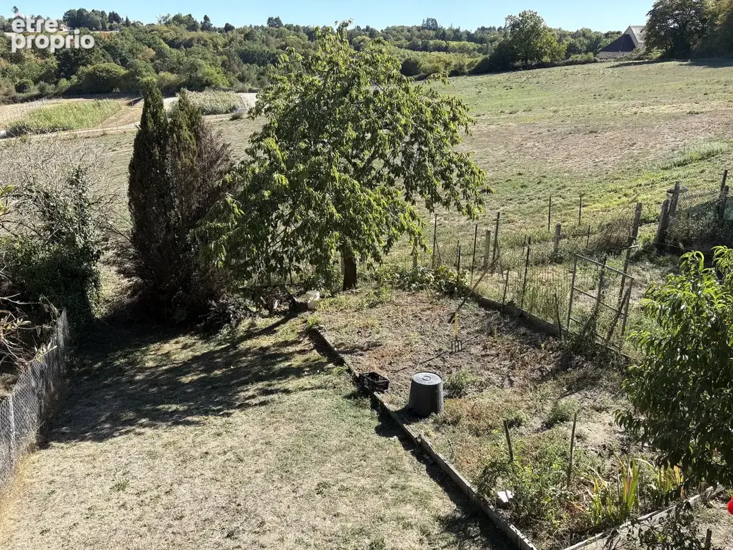 Coussac Bonneval : Maison de village pleine de charme avec jardin et vue dégagée - photo 5