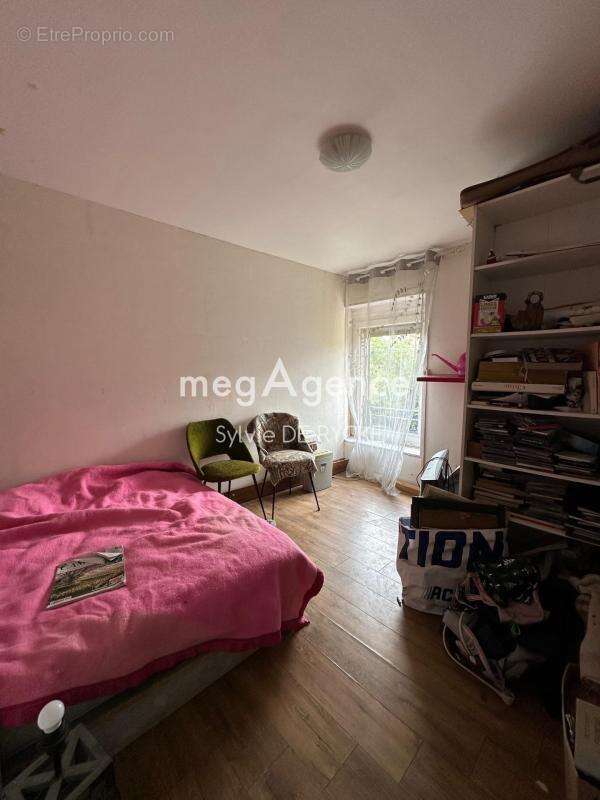 Maison à VILLENEUVE-L'ARCHEVEQUE