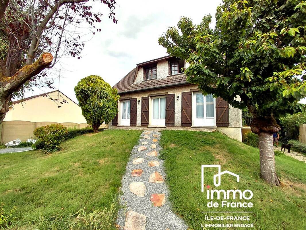 Maison à VER-LES-CHARTRES