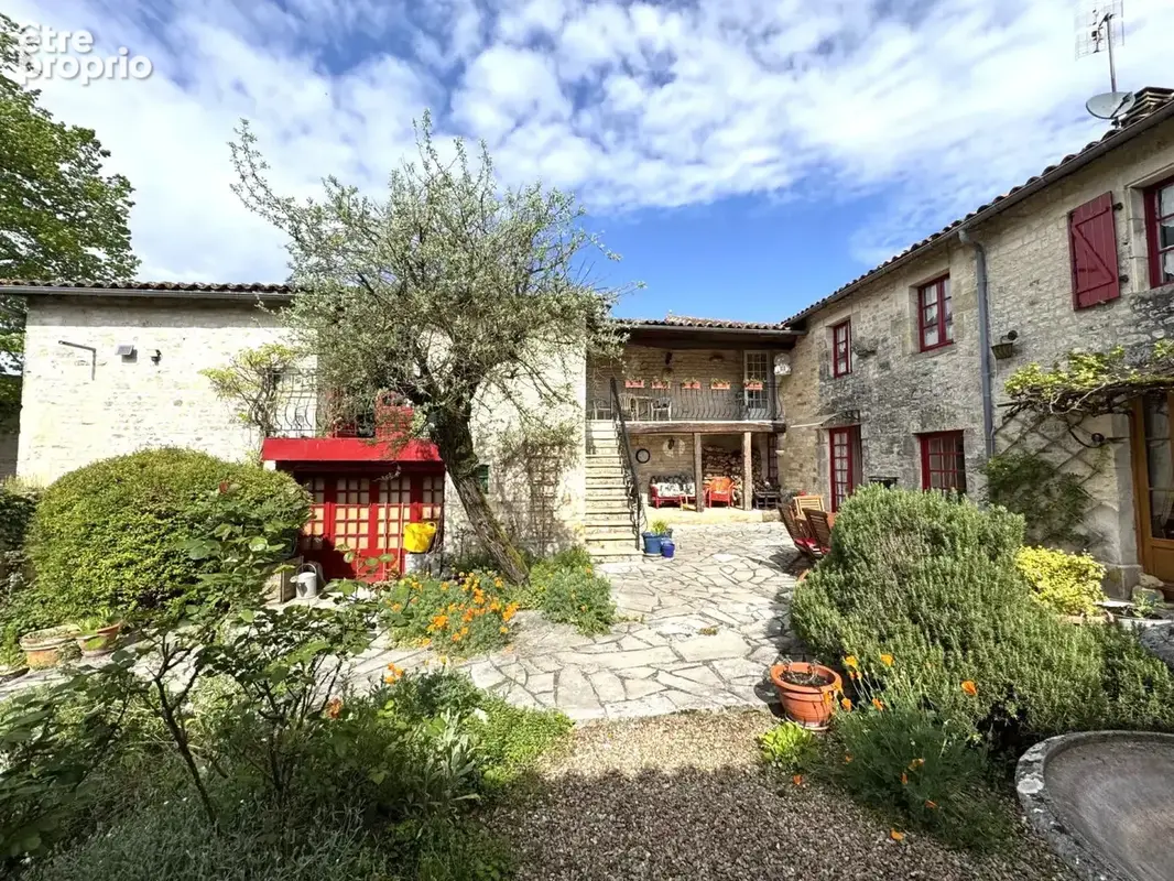 20 OCT 2025 - Maison à SALLES-DE-VILLEFAGNAN