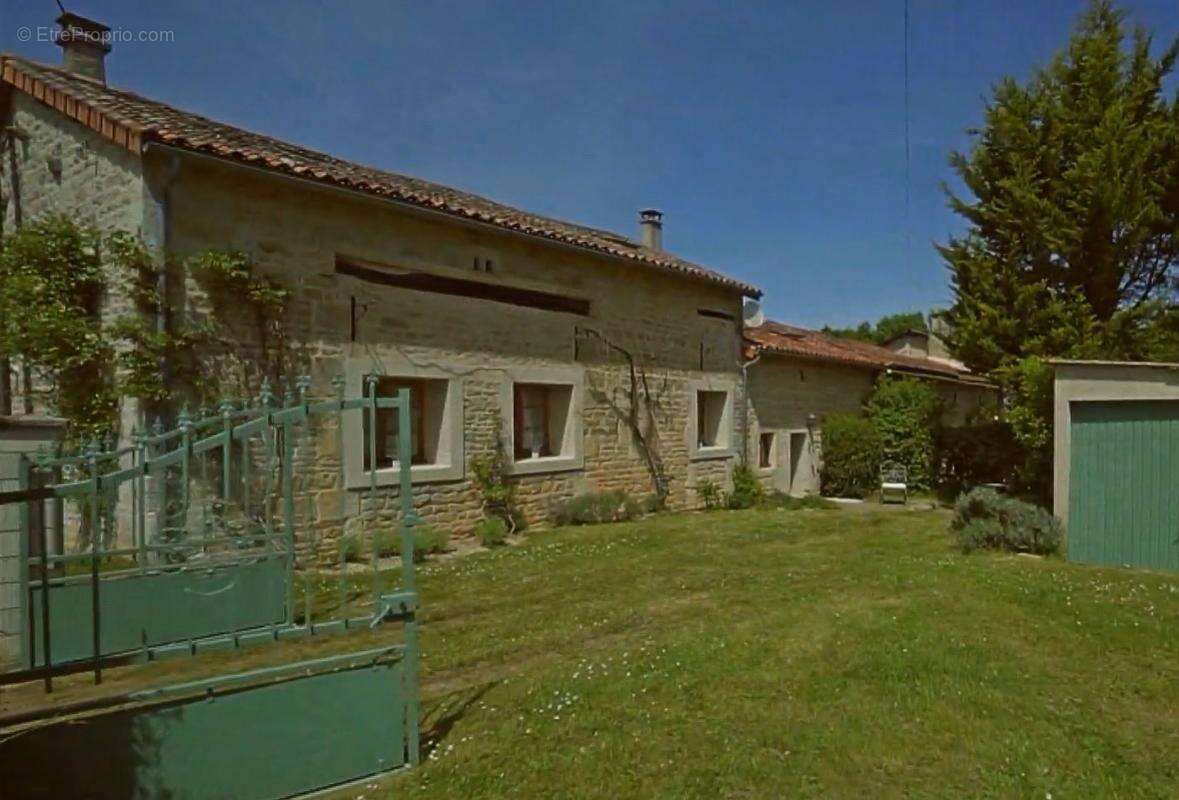 Maison à SAUZE-VAUSSAIS