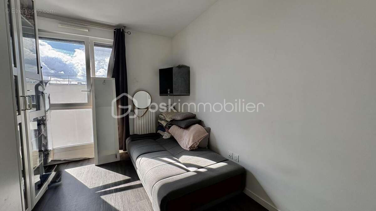 Appartement à LES PAVILLONS-SOUS-BOIS