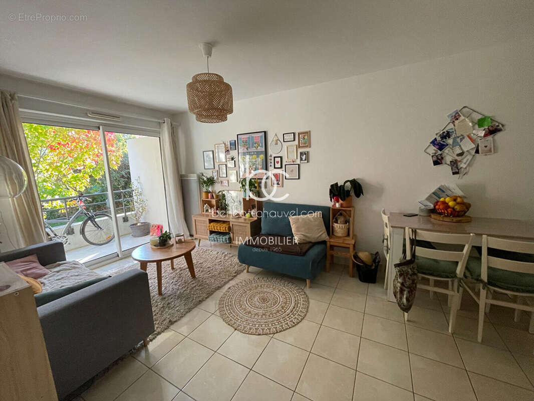 Appartement à SENE
