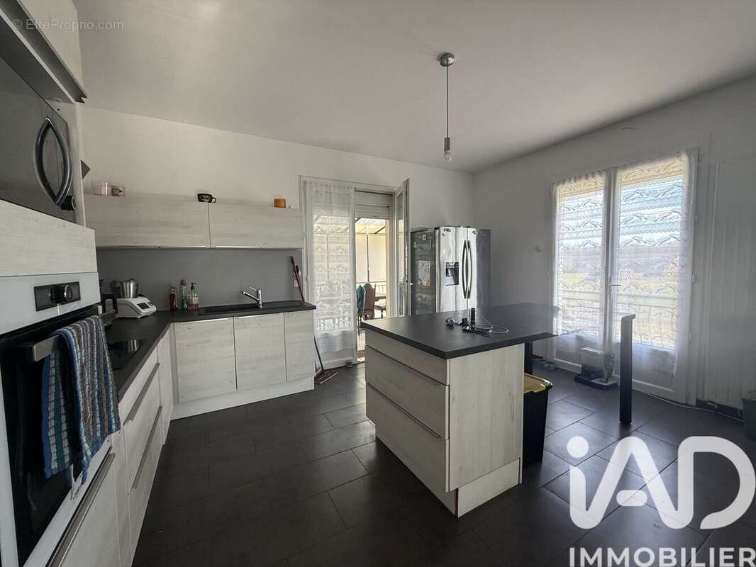 Maison 168 m² à Saint-Aubin-De-Lanquais  - photo 3