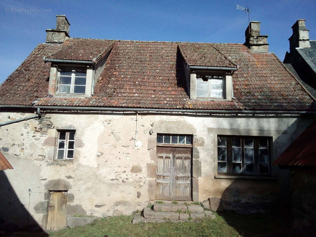 Maison à ANGLARDS-DE-SALERS