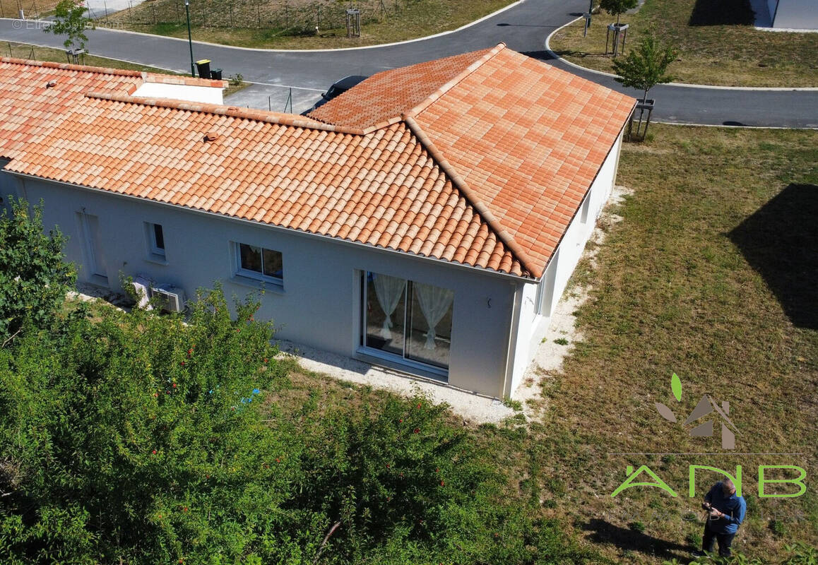 Maison à FOUQUEBRUNE