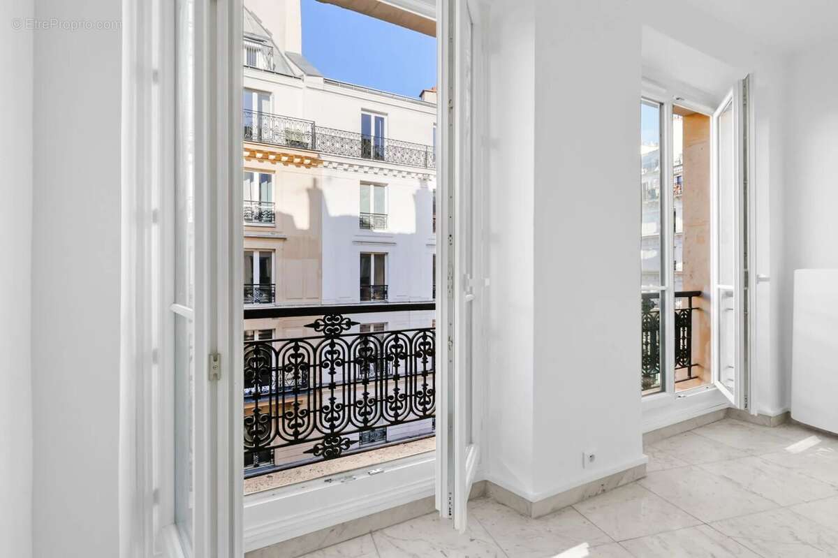 Appartement à PARIS-9E