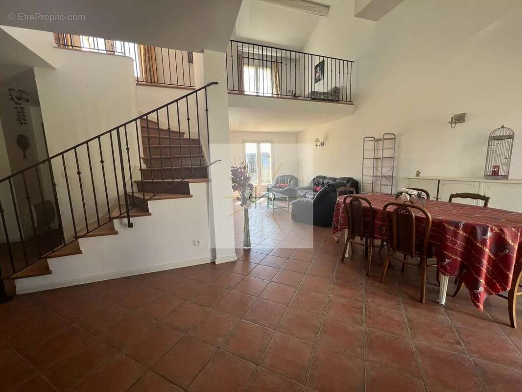 Maison à SAINT-REMEZE