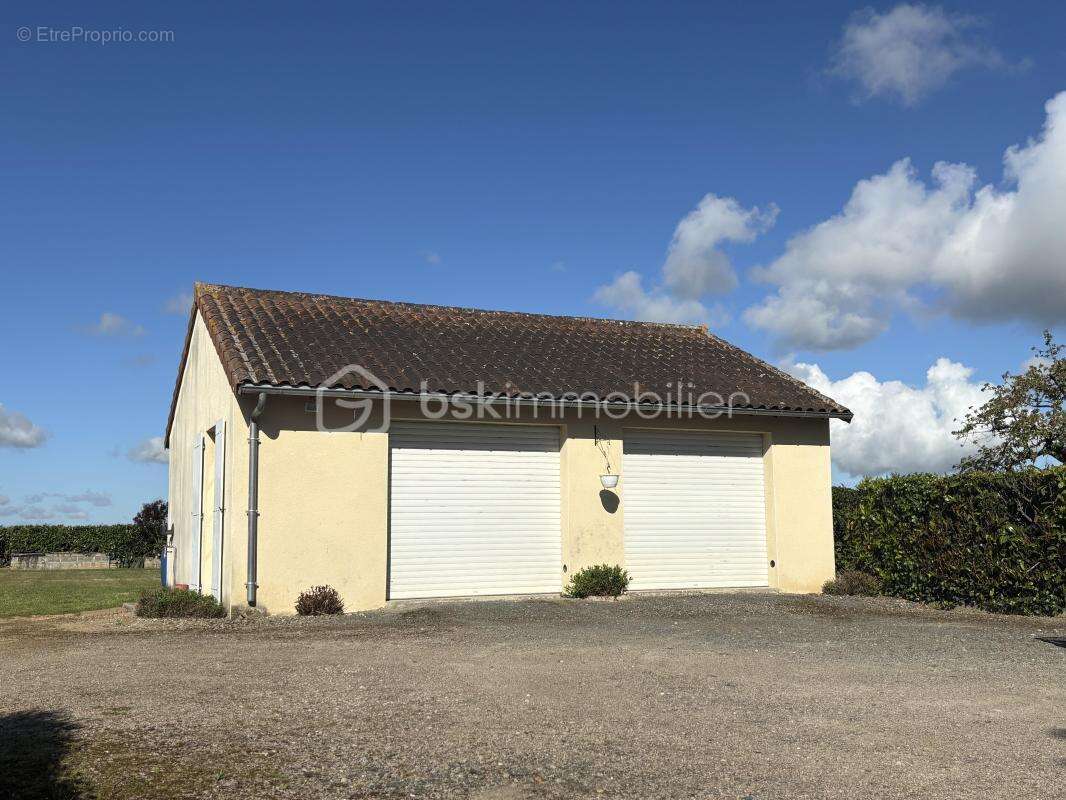 Maison à DANGE-SAINT-ROMAIN