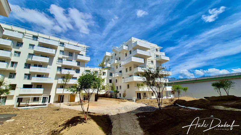 Annecy centre : duplex T4 de 100 m2 avec 2 balcons, 1 terrasse et vue panoranique - photo 6