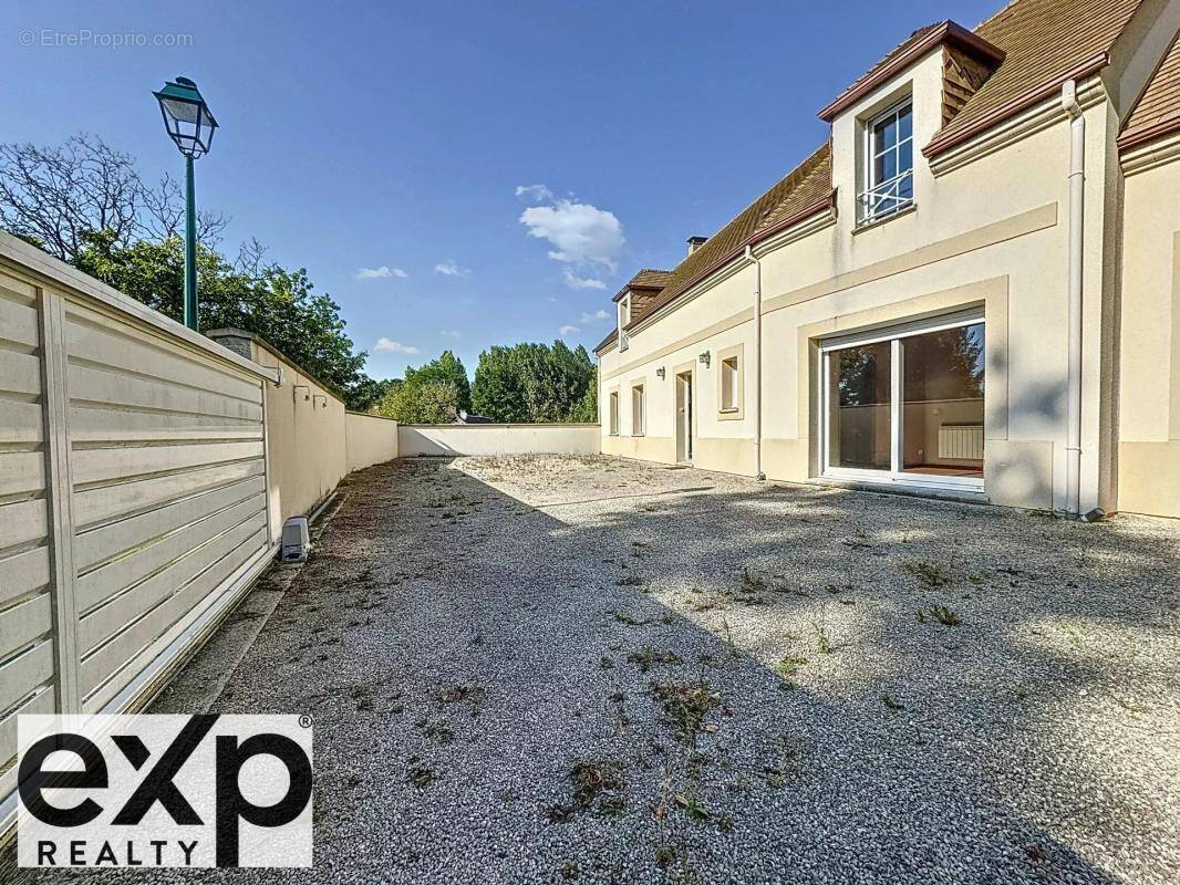 Maison à AMENUCOURT