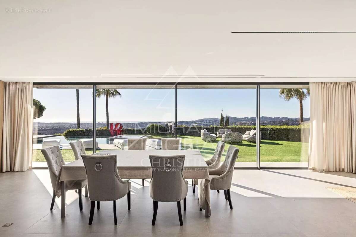 Maison à VILLENEUVE-LOUBET