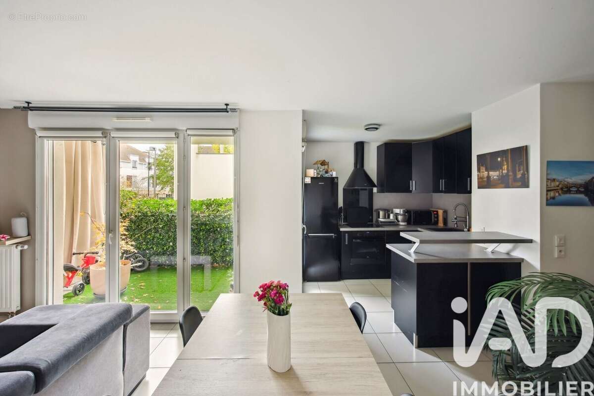 Photo 2 - Appartement à ELANCOURT