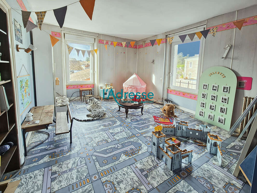 Maison à LA CHAPELLE-SAINT-FLORENT