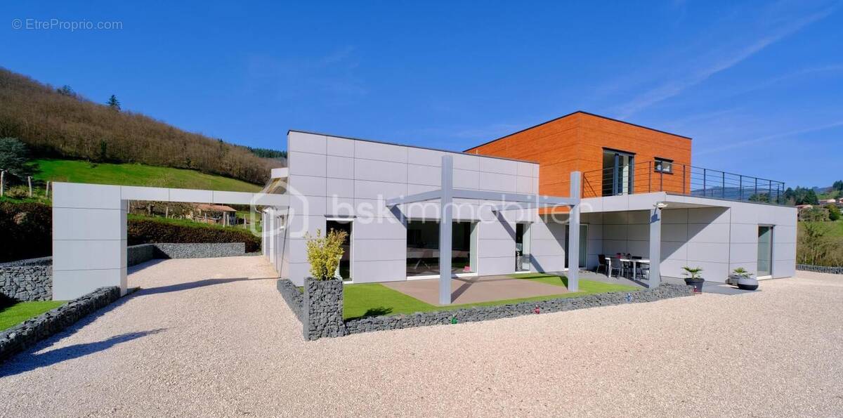 Maison à CHAMBOST-ALLIERES
