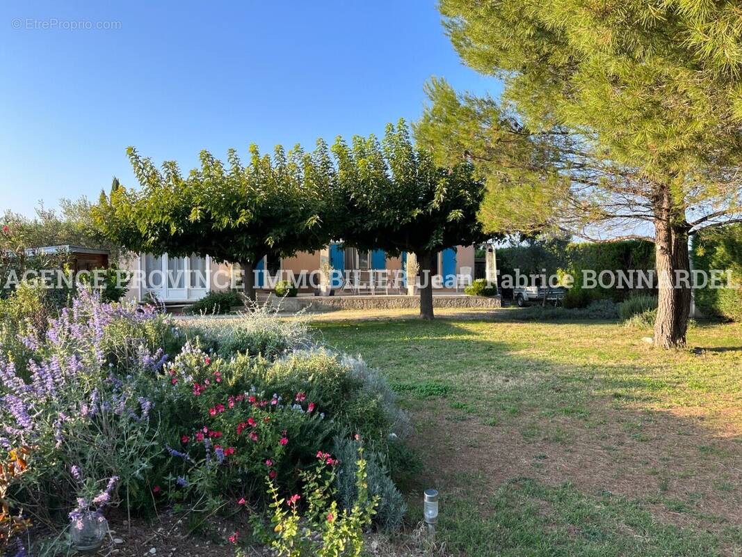 Maison à SAINTE-CECILE-LES-VIGNES