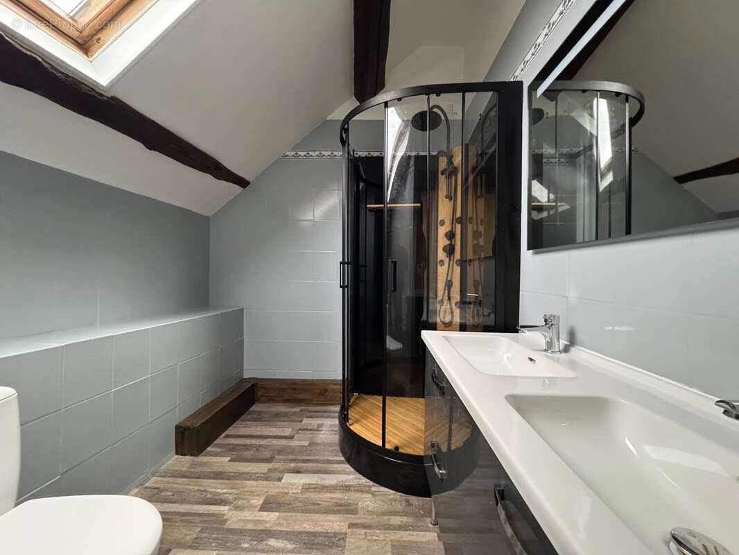 Appartement à LA CHAPELLE-EN-SERVAL