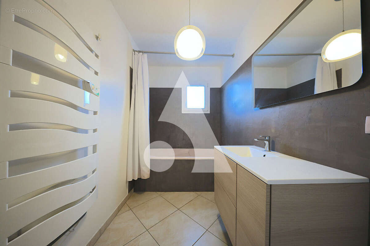 Maison à CORBEIL-ESSONNES