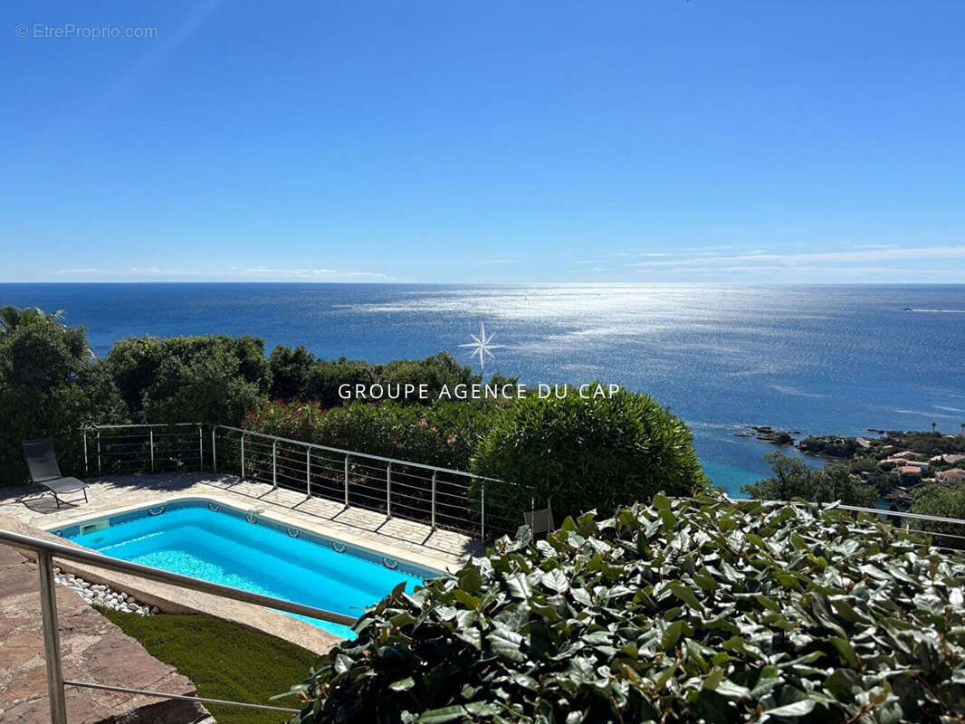 A vendre villa "beaumont" 4 chambres 2 appartements piscine parkings aux issambres - photo 18