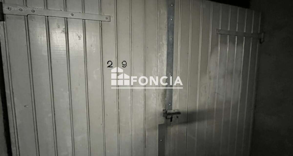 Parking à PARIS-15E