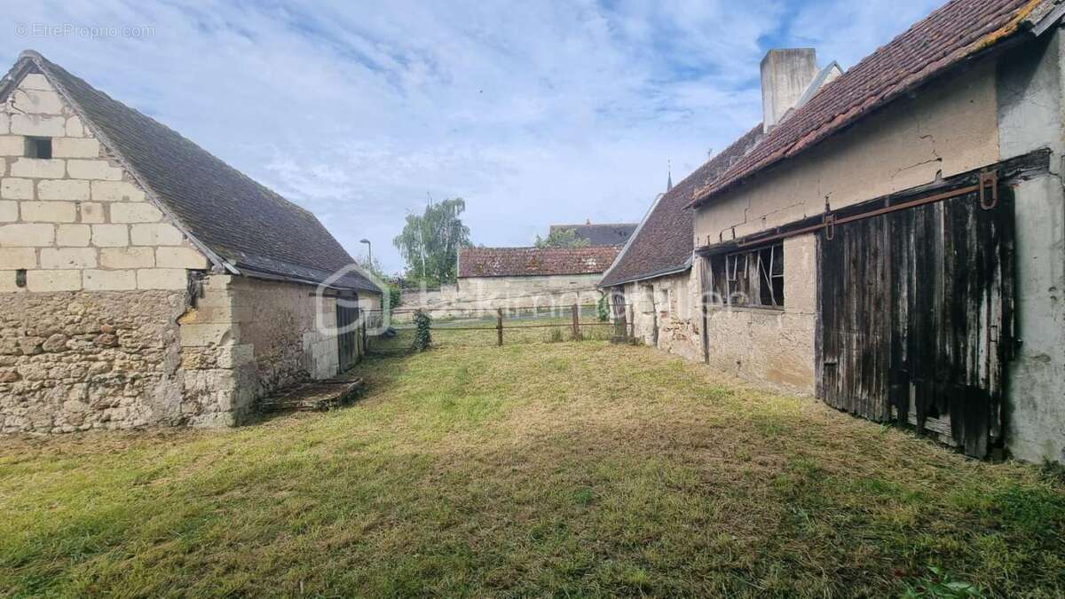 Maison à BERTHENAY de 80 m² à restaurer - photo 2
