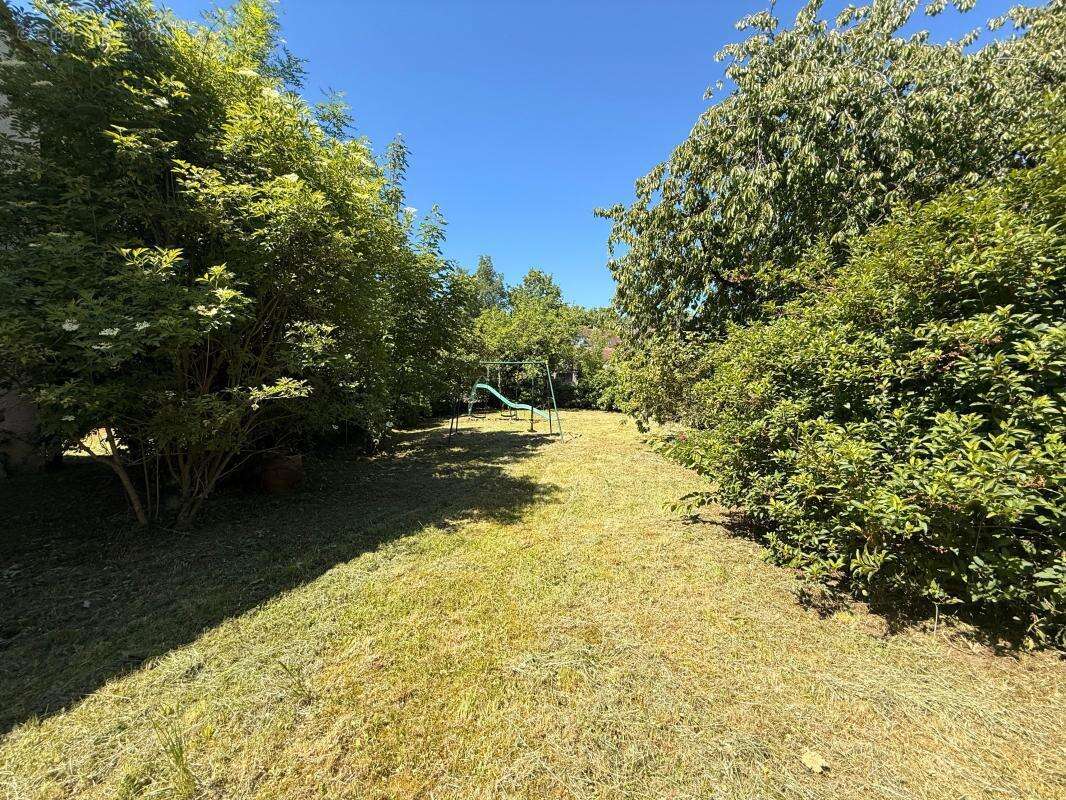 Maison Individuelle - Un jardin sans vis-à-vis, bordé par la rivière, dans un écrin de verdure - photo 23