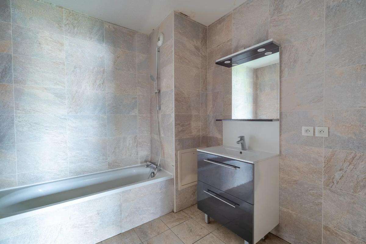 Appartement à VILLENAVE-D'ORNON