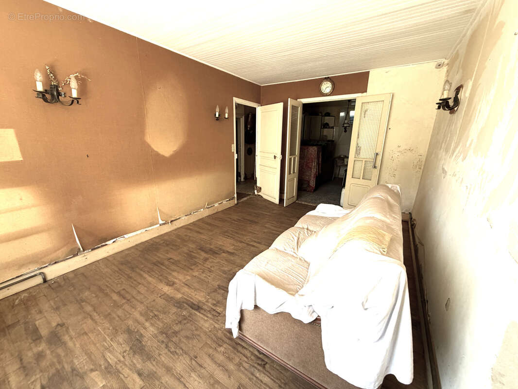 Marcenat centre  Jolie maison de 118 m2 avec 15 427 m2 de terrains au cœur du Cézallier - photo 4