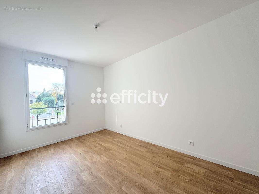 Appartement à SAINT-MAUR-DES-FOSSES