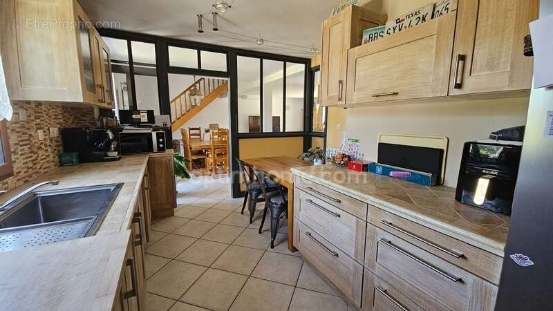 DONNEMARIE DONTILLY (77) maison familiale de caractère avec prestations artisanales sur terrain de plus de 1 300 m² - photo 6
