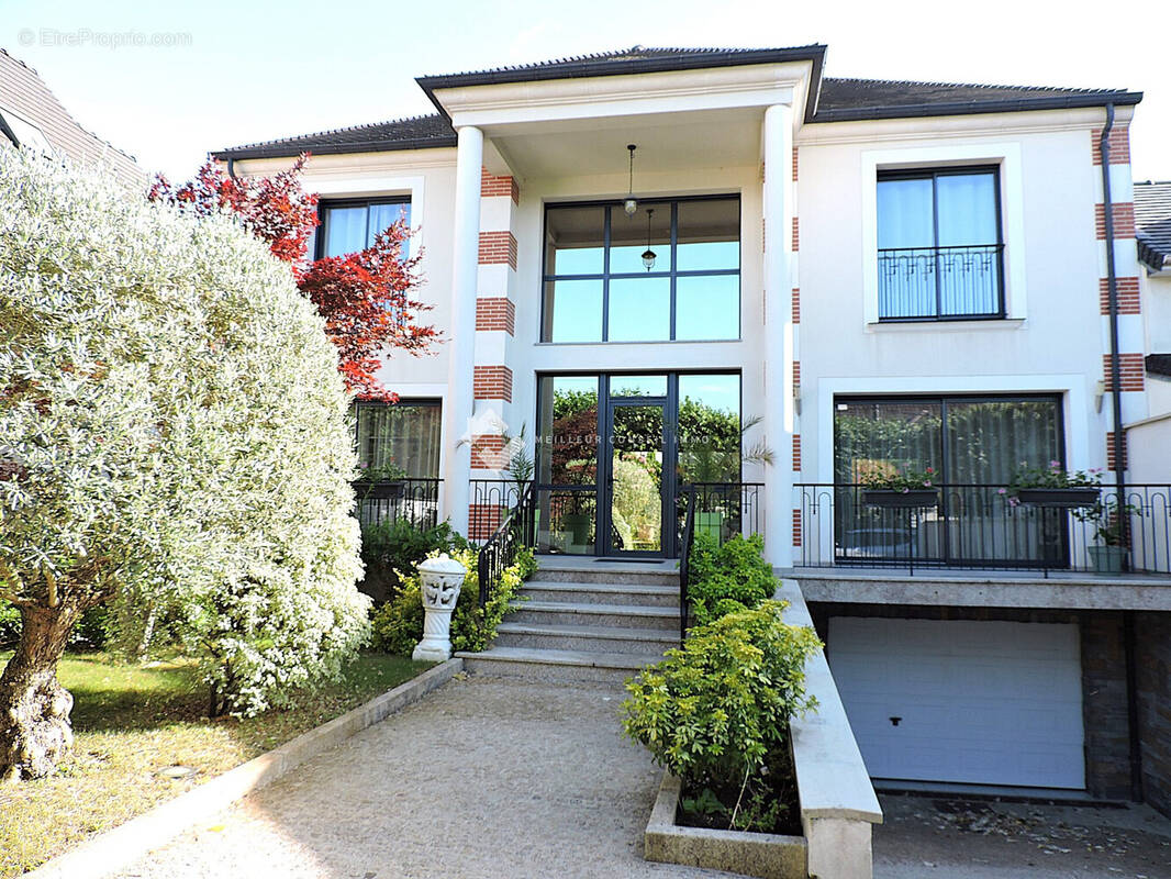 Maison à CHAMPS-SUR-MARNE