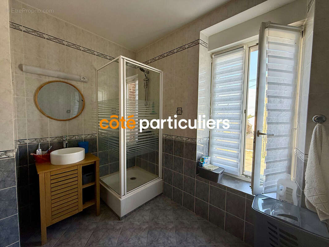 À vendre - Grande maison familiale en pierres à Saint-Méloir-des-Ondes - photo 11