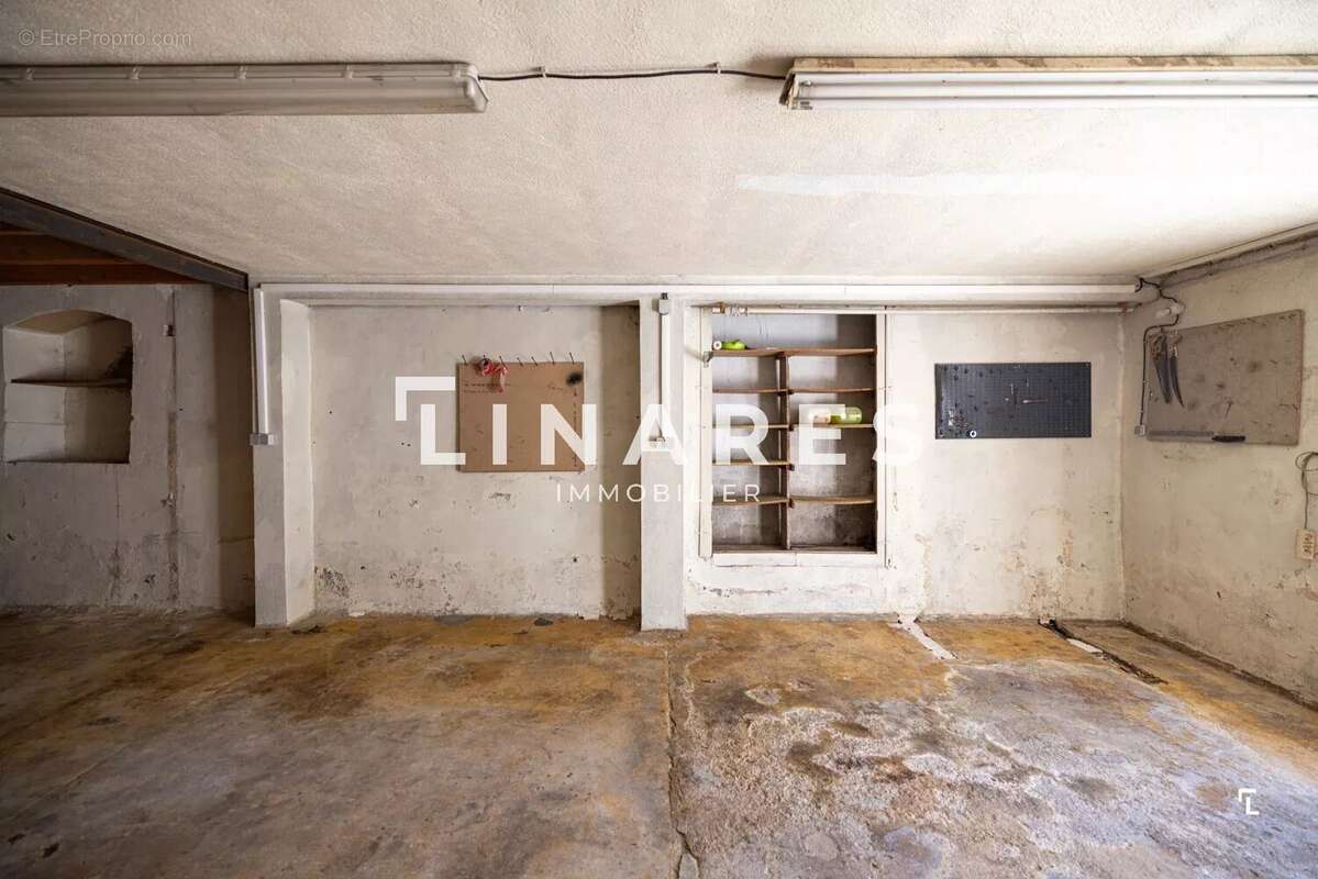 Parking à MARSEILLE-4E