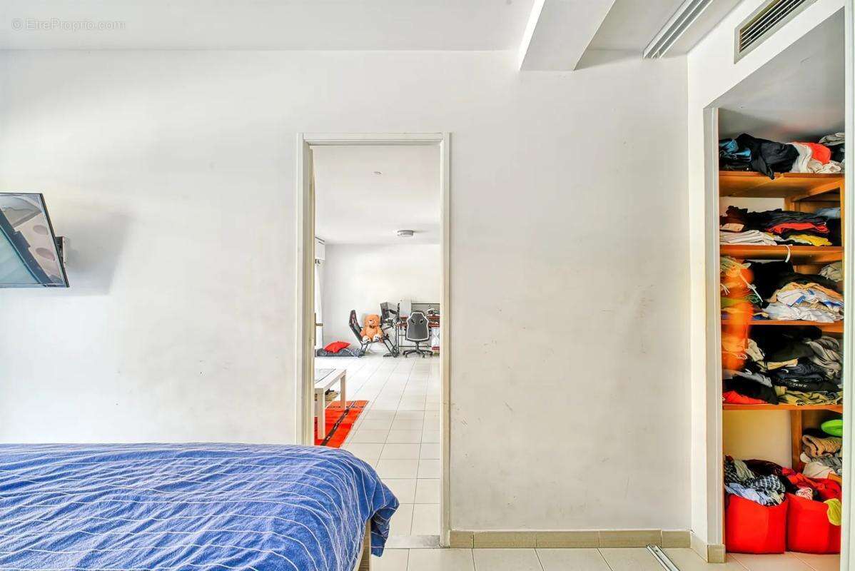 Appartement 2 pièces de 55 m² à Saint-Laurent-du-Var - photo 9