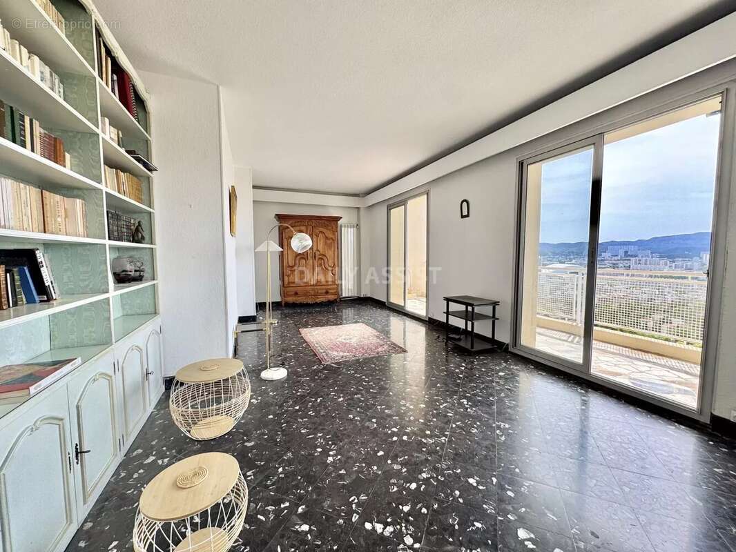 Appartement à MARSEILLE-8E
