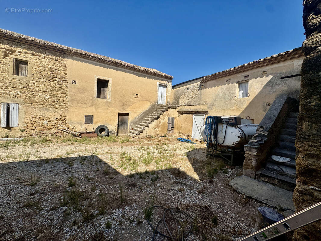 Maison à SAINTE-CECILE-LES-VIGNES