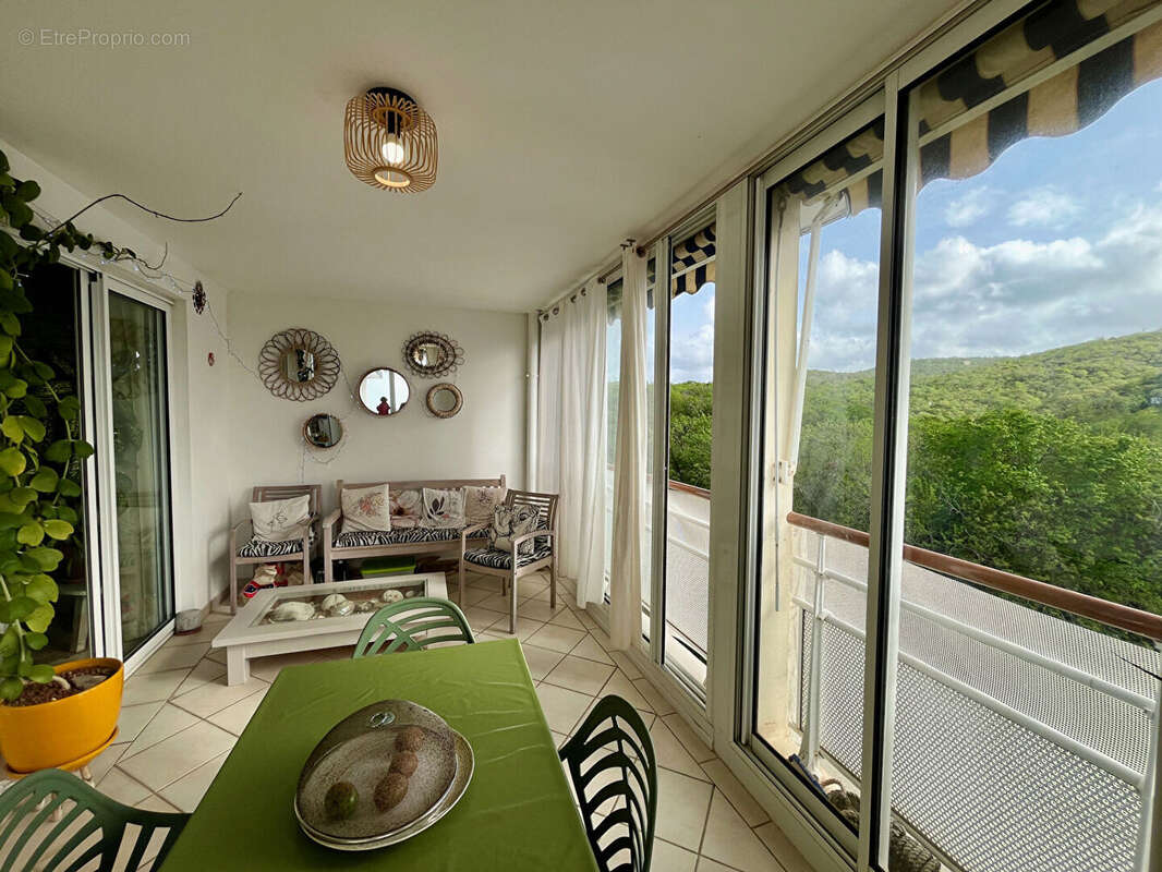 Appartement à SAINTE-LUCE