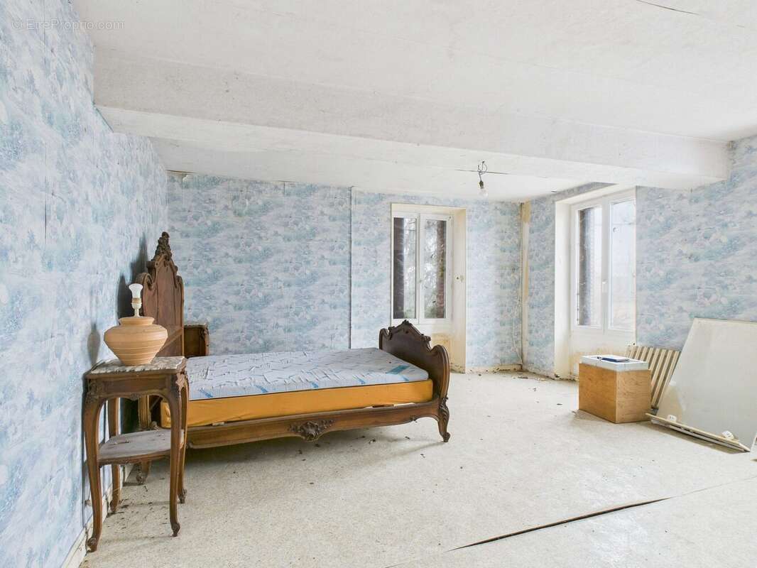 Maison à MAIZIERES-LA-GRANDE-PAROISSE