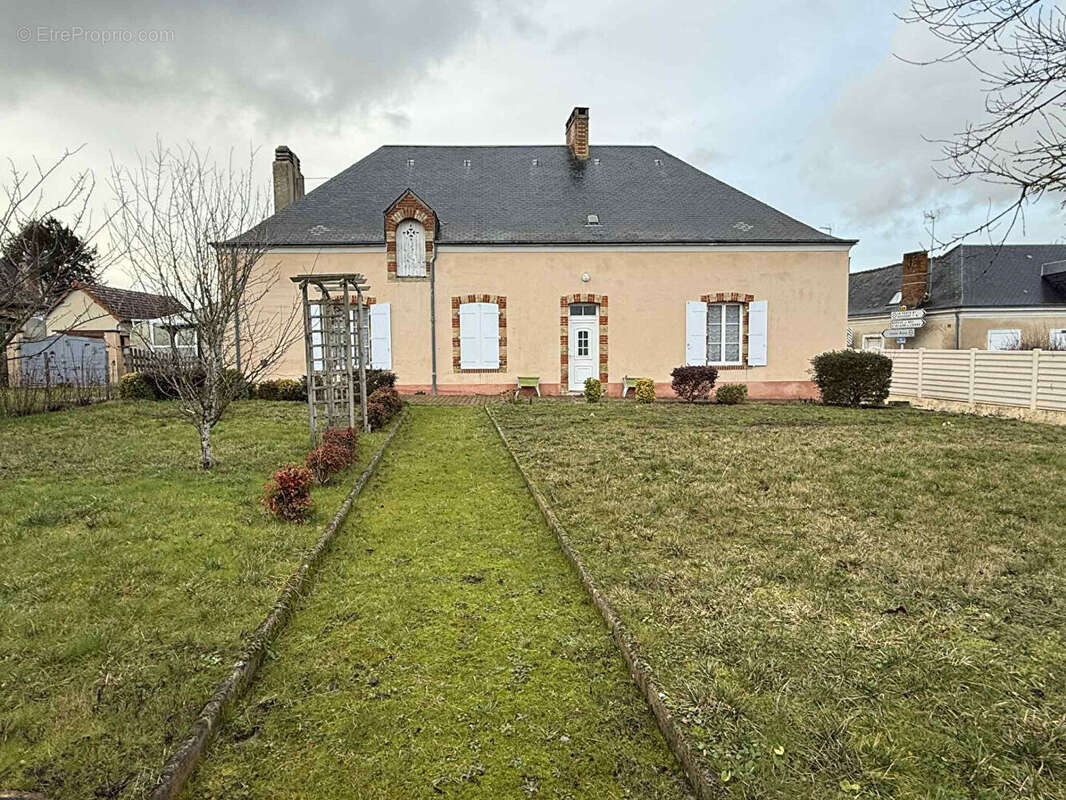 Maison à TUFFE