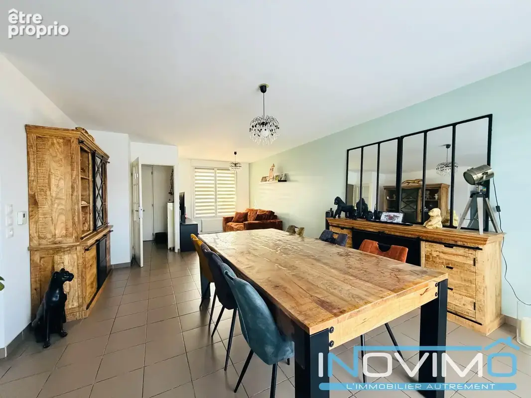 Maison 3 chambres, beau séjour et un jardin