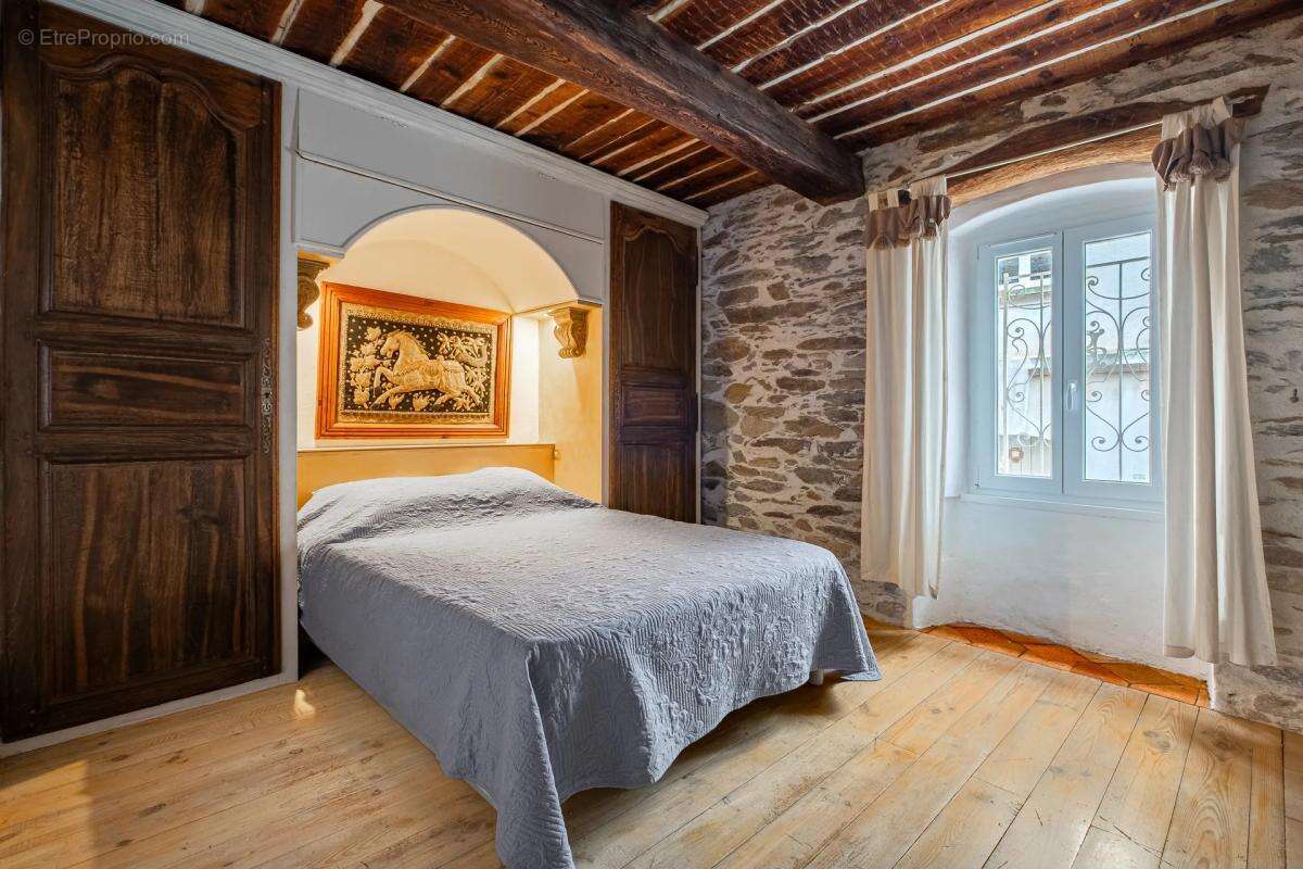 Maison à LA GARDE-FREINET