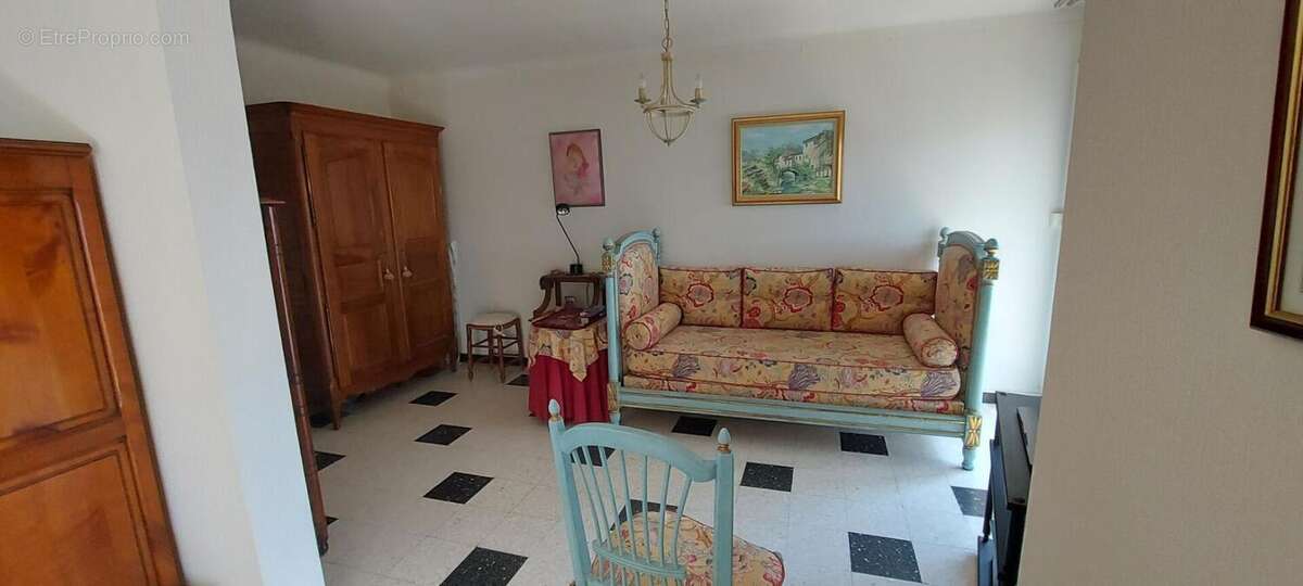 30. GARD. NIMES. Appartement traversant climatisé de 106 m² avec terrasse dans résidence sécurisée - photo 5