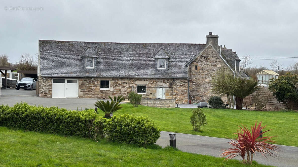 Maison à PLOUGONVEN