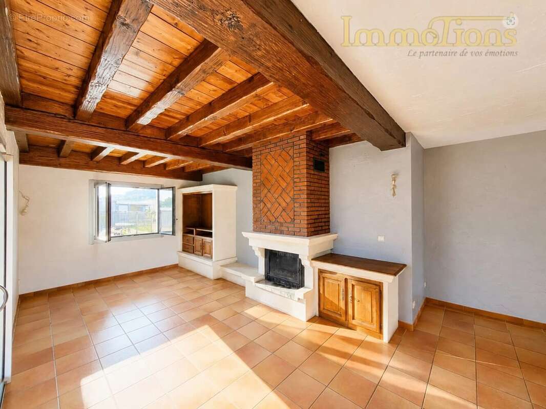 Maison familiale 189 m² avec piscine, garage de 82 m² et vue dégagée - photo 7