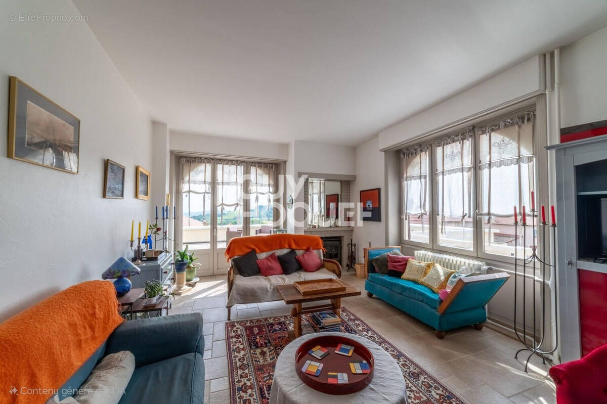 Maison à SAINT-POLGUES