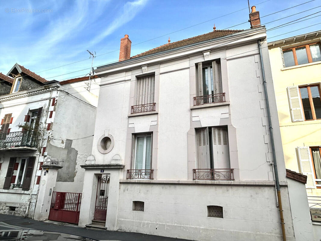 Maison à MONTLUCON