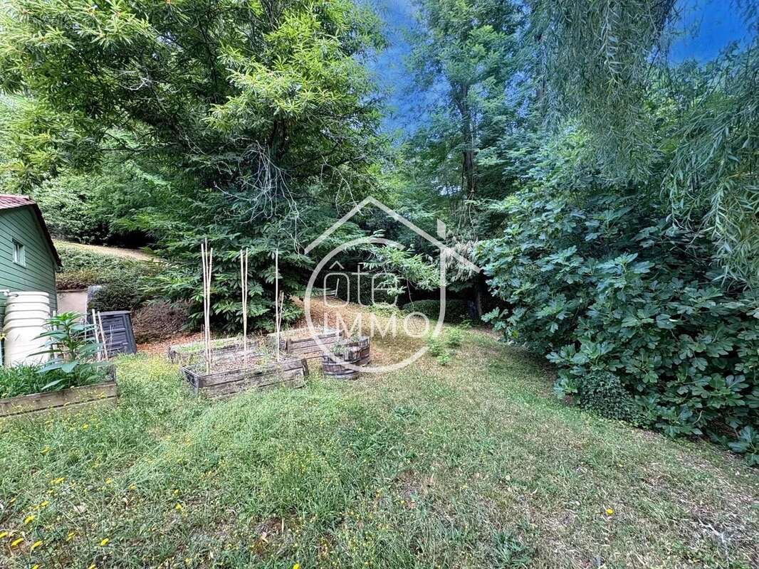 PRIGONRIEUX : Belle périgourdine rénovée 6 pièces de 210m² avec jardin - photo 13
